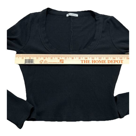 Reformation Women’s M Ribbed Knit Scoop Neck Long Sleeve Crop Top Black Tencel - Picture 3 of 7